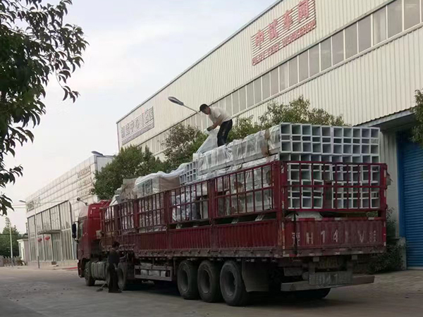 日產300噸<a href=http://www.sssyo.cn/product/ target=_blank class=infotextkey>玉米深加工設備</a>發貨現場